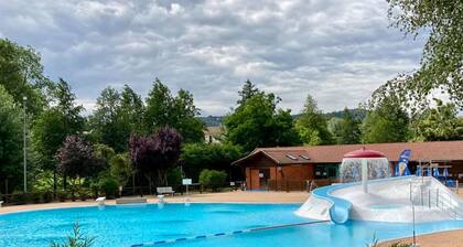 GĂźte spacieux au cĆur de la nature avec cheminĂ©e et activitĂ©s extĂ©rieures