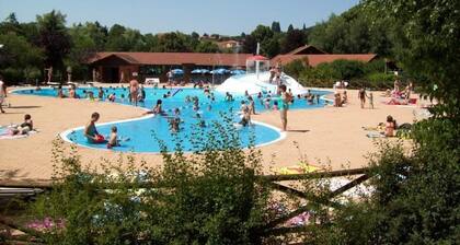 Forest Cottage with Fireplace and Pets Allowed