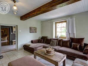 TV, fireplace, ping pong