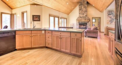 House w/ Deck, Fire Pit - 15 Mins to Snowshoe!