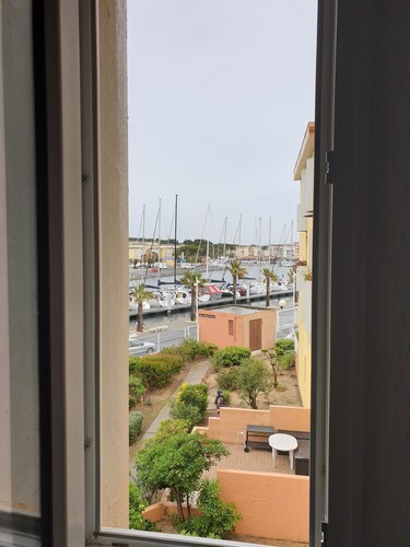 Apartment T3 in Guissan next to the Port