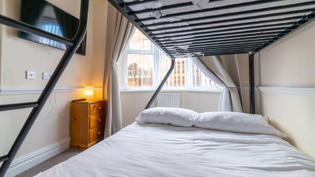 Habitación triple básica | Zona de estar