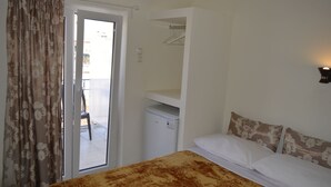Unclassified image, 3 of 35, button - Apollonion (Athens)