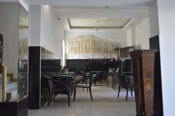 Breakfast area - Apollonion (Athens)