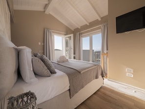 Chambre Double, vue mer | Couette en duvet d'oie, minibar, coffres-forts dans les chambres