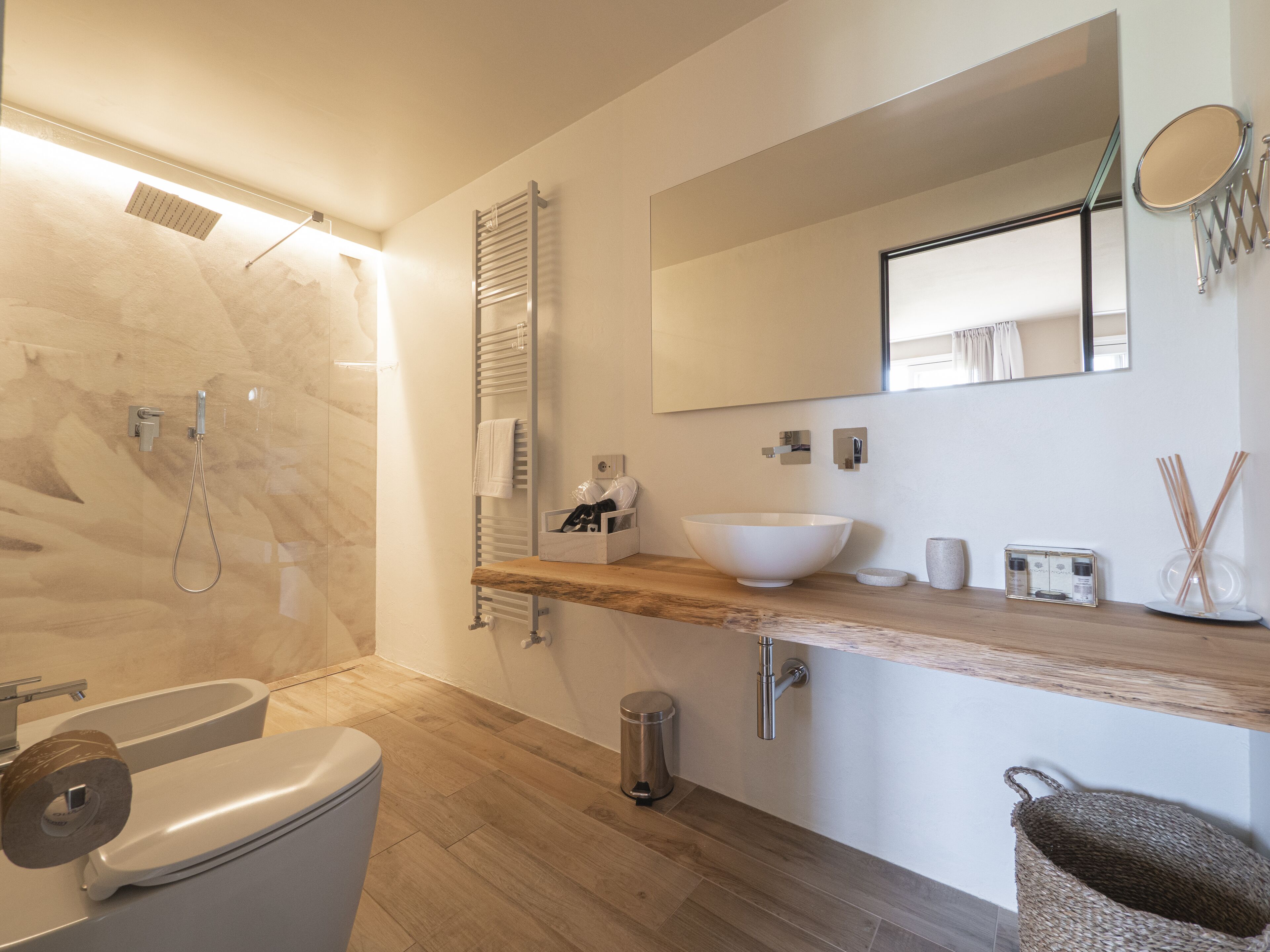 Departamento, vista al mar | Baño | Regadera, regadera tipo lluvia, amenidades de baño gratuitas 
