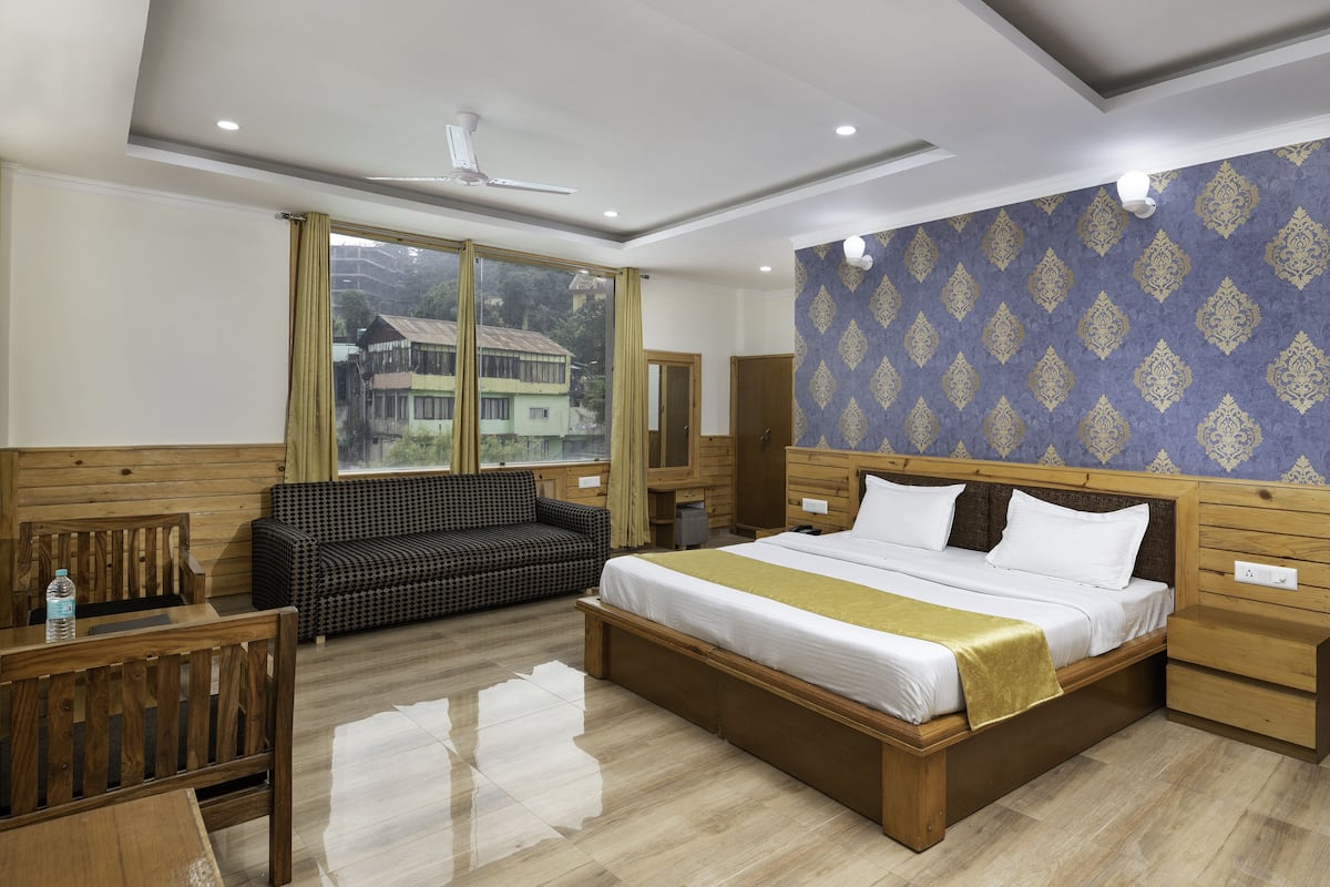 Royal-Zimmer | 1 Schlafzimmer, hochwertige Bettwaren, individuell eingerichtet