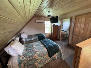 2 室のベッドルーム、デスク、アイロン / アイロン台、WiFi (無料)