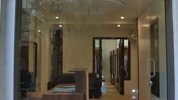 Shared Dormitory | Depan hartanah