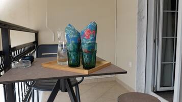 Basic Apartment (Agape) | Terrace/patio