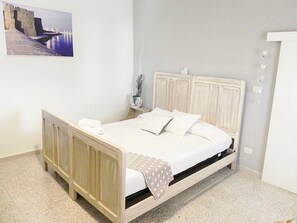 2 Schlafzimmer, Bügeleisen/Bügelbrett, Bettwäsche