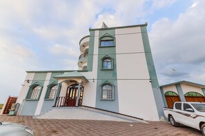 Front of property - Super OYO 110 Ras Al Hadd Guest House (Al Hadd)