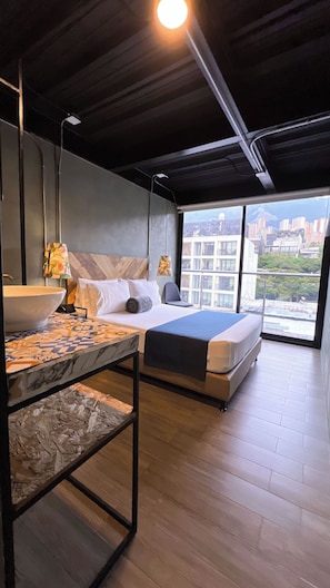 Superior Room, 1 Double Bed | Premium bedding, desk, iron/ironing board, free WiFi