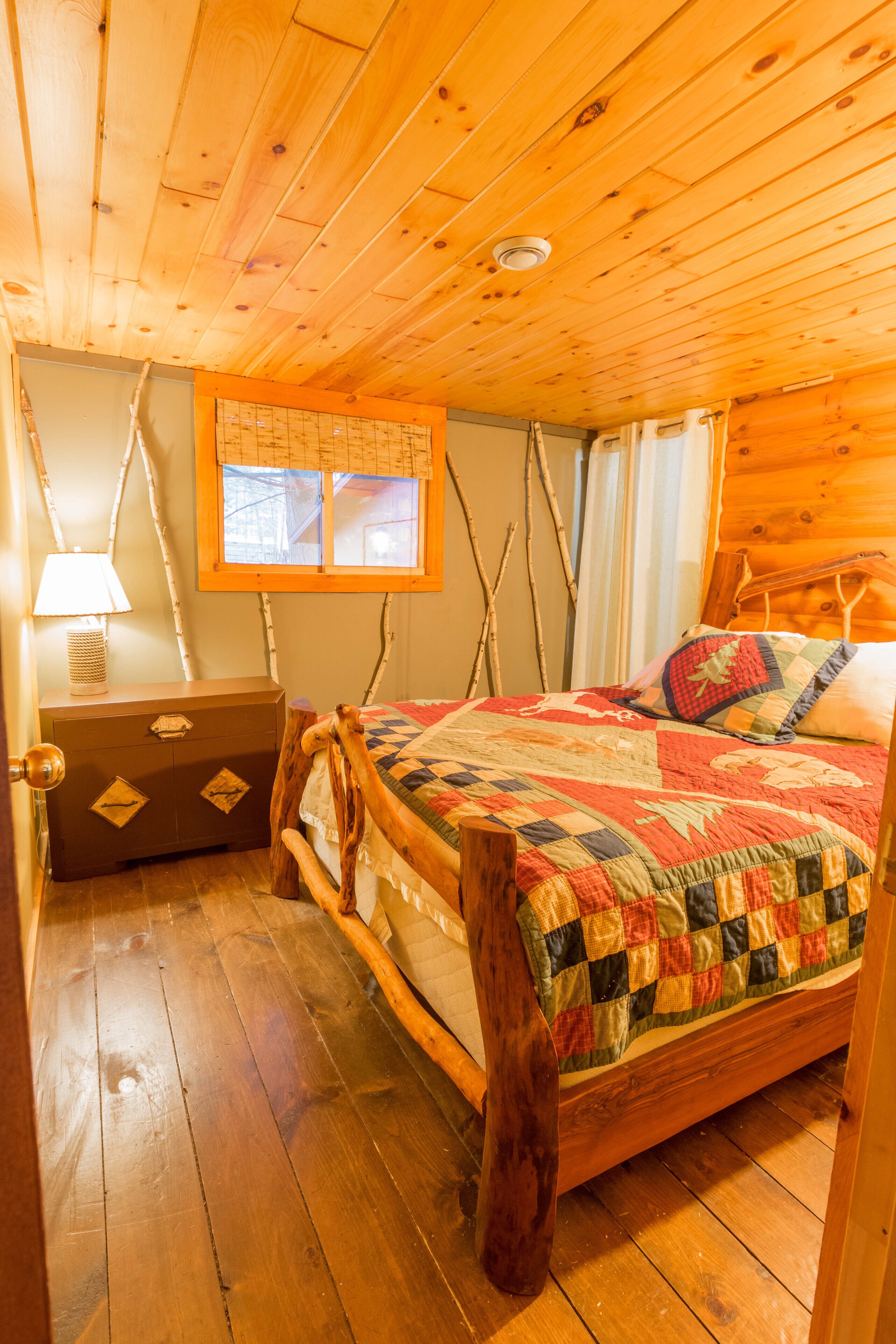 7 Best PetFriendly Cabins In Saranac Lake, New York Updated 2024