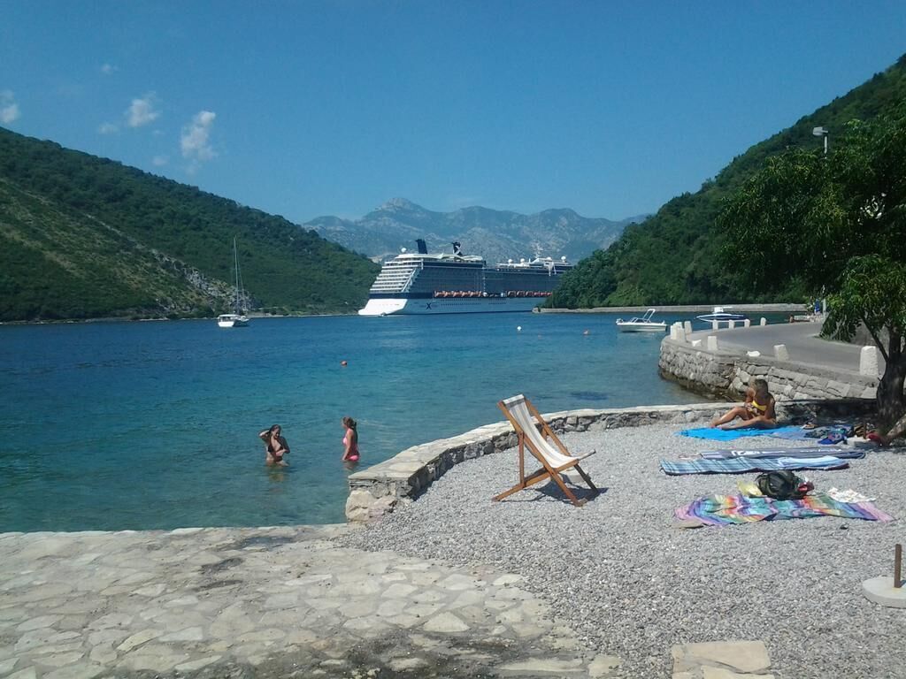 Beach nearby, sun-loungers