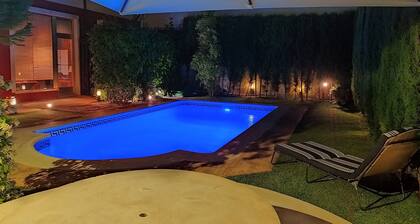 Maison de vacances confortable avec piscine et jardin (rez-de-chaussée)