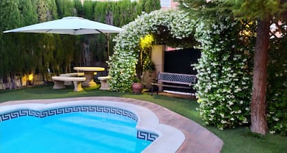 AXIER-2 Private pool house for 4 to 14 Guests