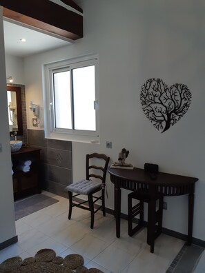 Superior Double Room, Non Smoking, Private Bathroom (Bali)