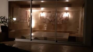 مغطس سبا خارجي