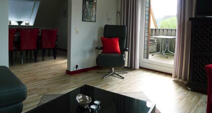 60 qm, 3 Zimmer Küche, Bad und Balkon