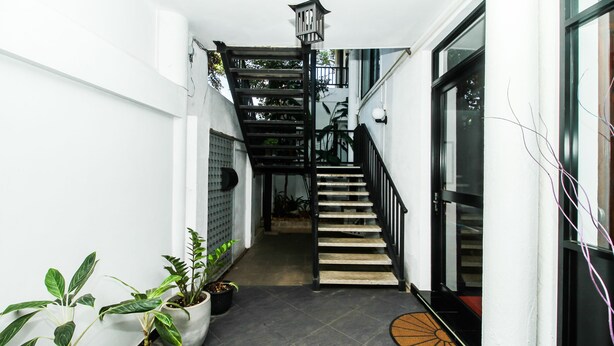 Staircase - OYO 271 Zone One (Colombo)