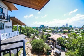 Quang cảnh ban công