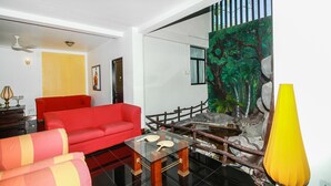 Lobby sitting area - OYO 271 Zone One (Colombo)