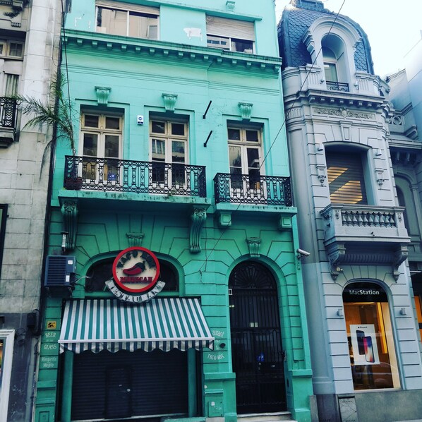 Fachada de la propiedad