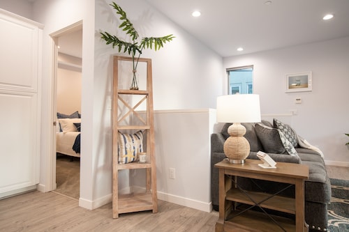 Luxury Avila Beach Condo,  roof top patio = couch, heater, fire pit & hot tub. 