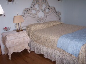 3 makuuhuonetta, silitysrauta/-lauta, Wi-Fi, vuodevaatteet