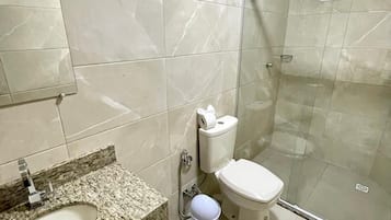 Camera Superior, 2 camere da letto | Bagno | Doccia, set di cortesia gratuito, asciugacapelli, asciugamani