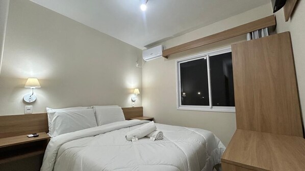 Caja de seguridad en la habitación y cortinas blackout