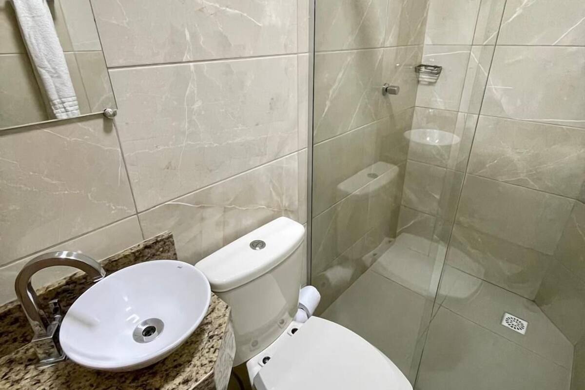 superior quadruple room | bathroom | jetted bath, free toiletries, hair dryer, towels