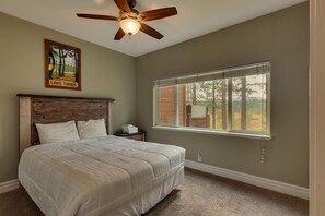 7 habitaciones, tabla de planchar con plancha, cuna de viaje y wifi 