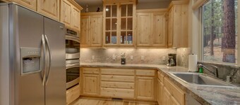 Indoor Pool, Arcade, Spa, Sauna, AC, Shuffleboard, Pool Table, 5min to Heavenly – Evergreen Estate