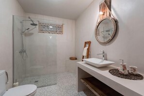Literie de qualité supérieure, décoration personnalisée