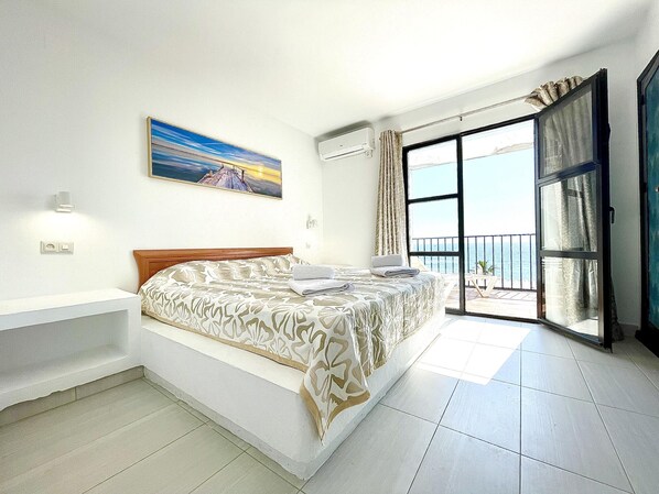 In-room safe, iron/ironing board, free WiFi