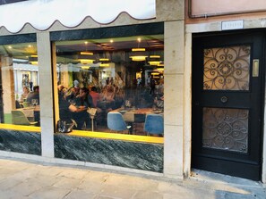 Exterior - Al Teatro Italia (Venice)