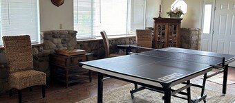 10 soveværelser, 12 badeværelser, hytte beliggende i Sevier-dalen.