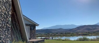 10 Bedrooms, 12 Bathrooms, 1985 Rustic Lodge located in the Sevier Valley.