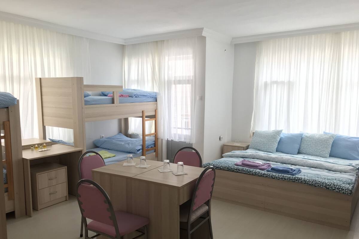 Grand Room, Multiple Beds, Sea View