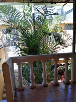 Basic Double Room | Balcony - Hotel Internacional Guest House (Antigua Guatemala)