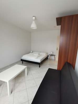 1 bedroom, iron/ironing board, free WiFi, bed sheets - Charming 1 room, kitchen, bathroom of 35 m2 in very quiet residence. (Mulhouse)
