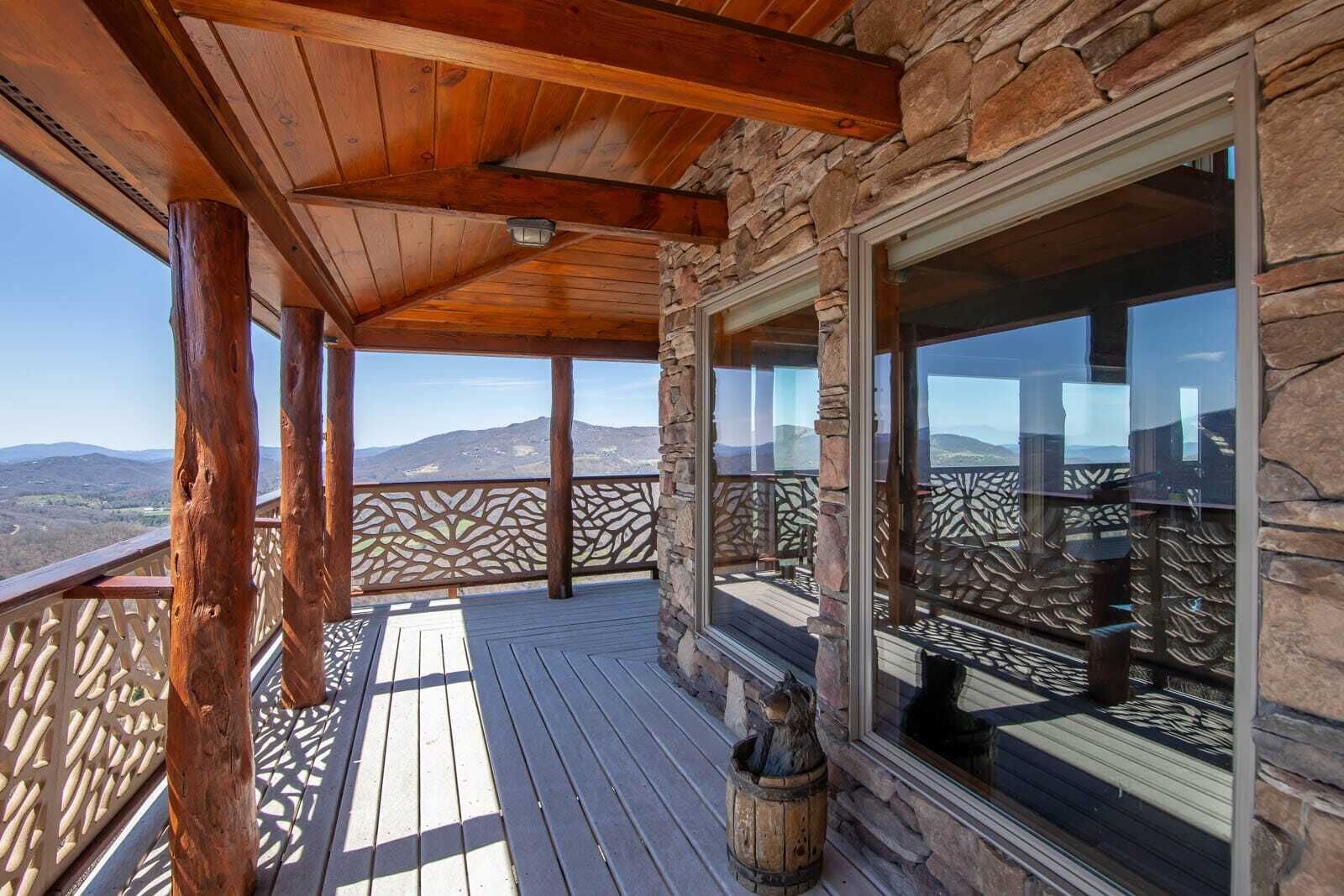 Contemporary Mountain Home with Divine Views