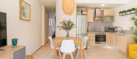 Fridge, microwave, oven, dishwasher