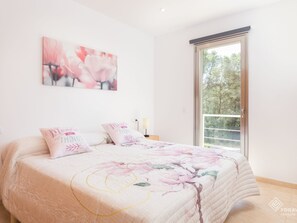 3 Schlafzimmer, Bügeleisen/Bügelbrett, Internetzugang, Bettwäsche