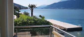 Waterline property with breathtaking views and pool