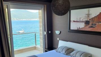 2 bedrooms, in-room safe, desk, iron/ironing board