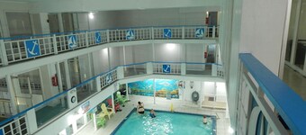 1.3 miles to beach & conveniently located to  fishing,restaurants & shopping!