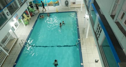 1.3 miles to beach & conveniently located to fishing,restaurants & shopping!